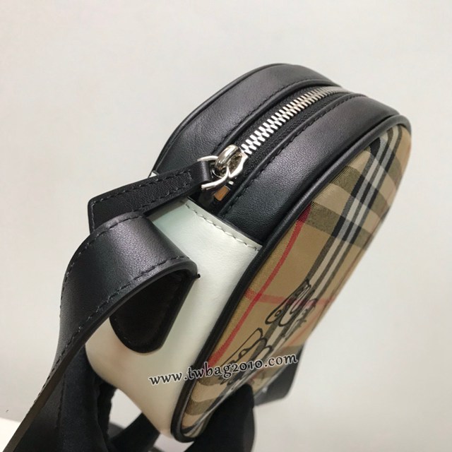 Burberry專櫃經典格紋塗鴉圓餅迷你包 巴寶莉圓餅最新斜背包 yxb1514
